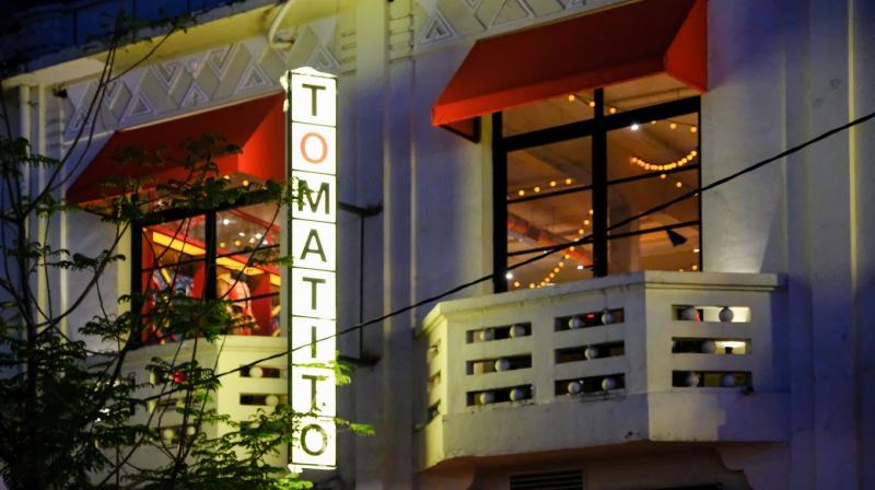 Tomatito Saigon Restaurant là sự pha trộn hoàn hảo giữa nhà hàng Tây Ban Nha ấm áp và một quán bar