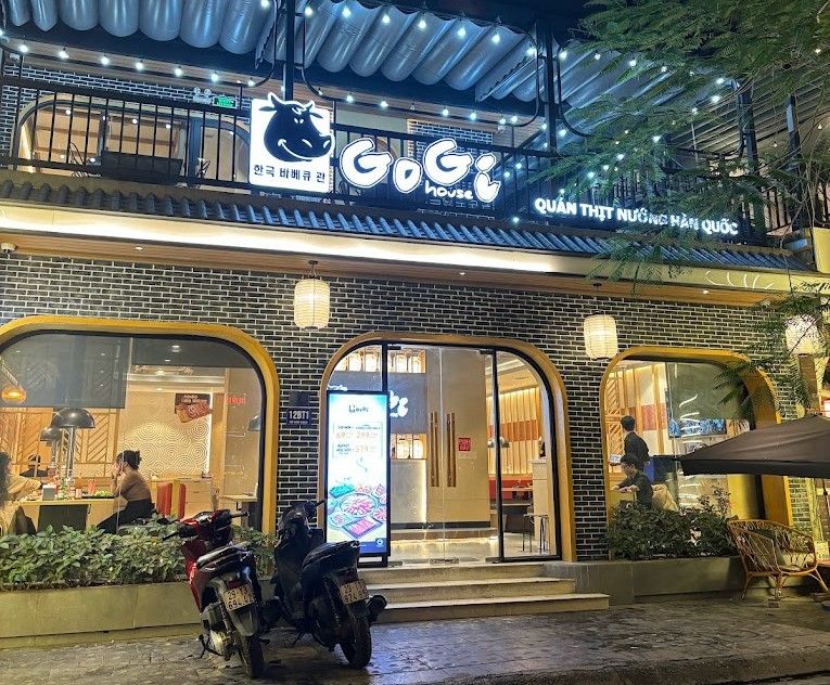 Đến với Gogi House bạn sẽ được thưởng thức món dè sườn bò nướng, thăn bò nướng, thịt ba chỉ heo nướng cùng nhiều món nướng khác cực thơm ngon, hấp dẫn