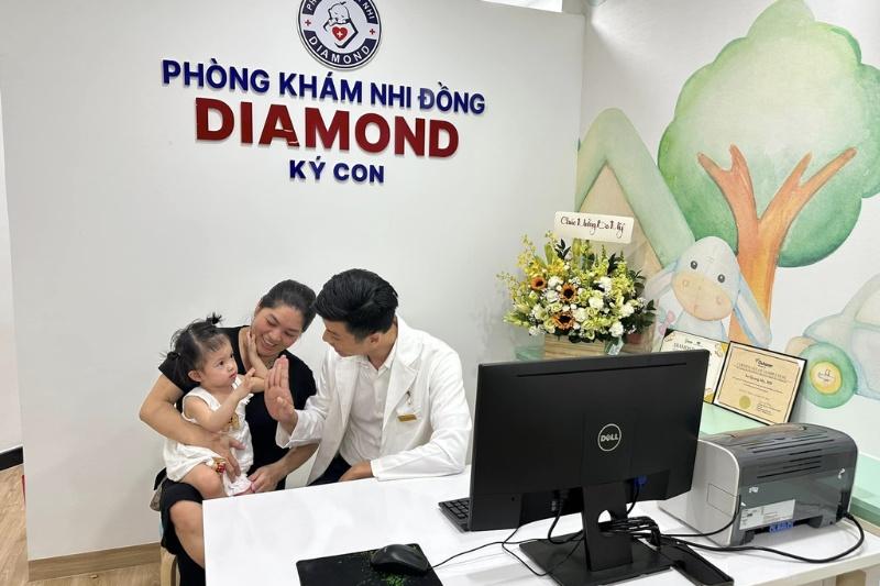 Phòng khám nhi đồng Diamond Ký Con