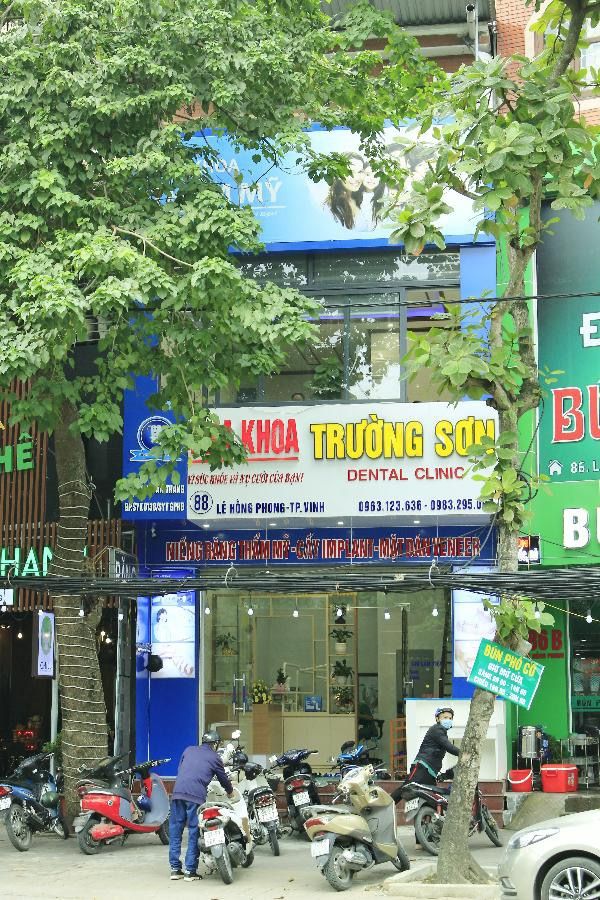 Nha khoa Trường Sơn là một trung tâm nha khoa lớn và uy tín tại TP Vinh, tỉnh Nghệ An.