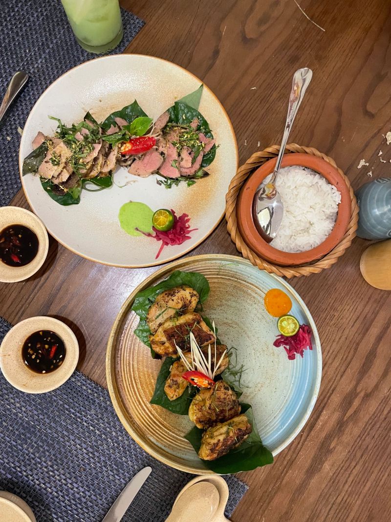 The east mang đặc trưng ẩm thực theo phong cách Á- Đông với những loại thực phẩm tươi sạch chế biến lên những đồ ăn ngon mắt, ngon miệng