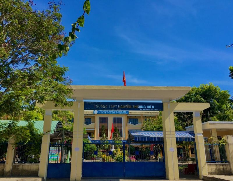 Trường THPT Nguyễn Thượng Hiền