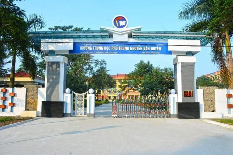 Khuân viên từ trên cao của trường THPT Nguyễn Văn Huyên