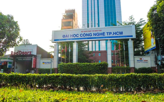 Trường Đại học Công Nghệ TP HCM (HUTECH)