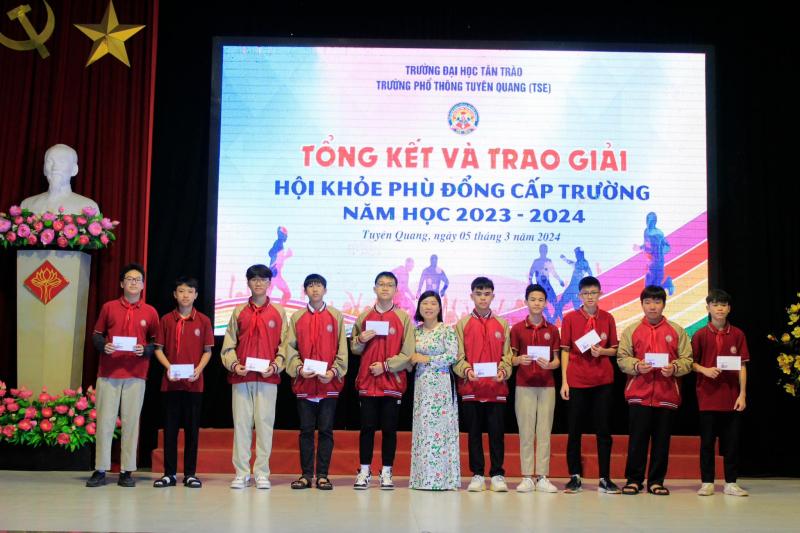 Trường Phổ thông Tuyên Quang