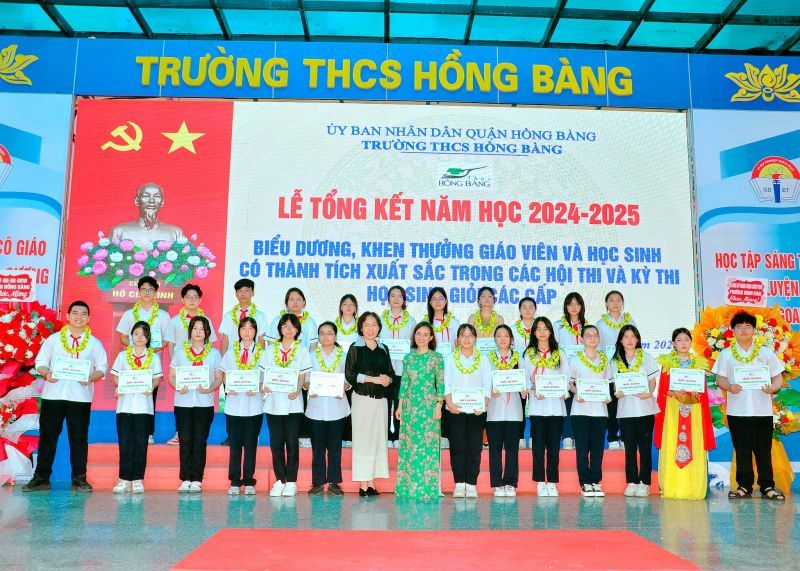 Trường THCS Hồng Bàng