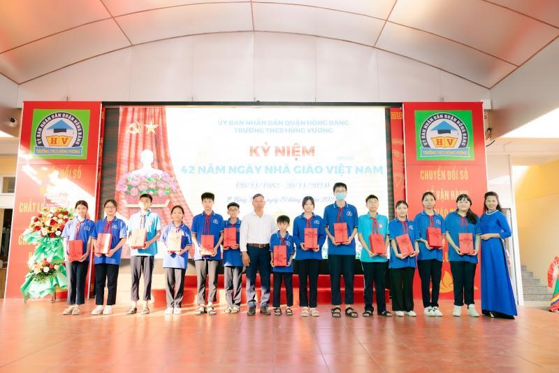 Trường THCS Hùng Vương