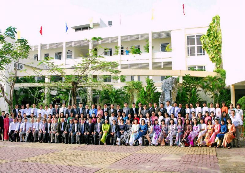 Trường THPT Chuyên Lê Quý Đôn