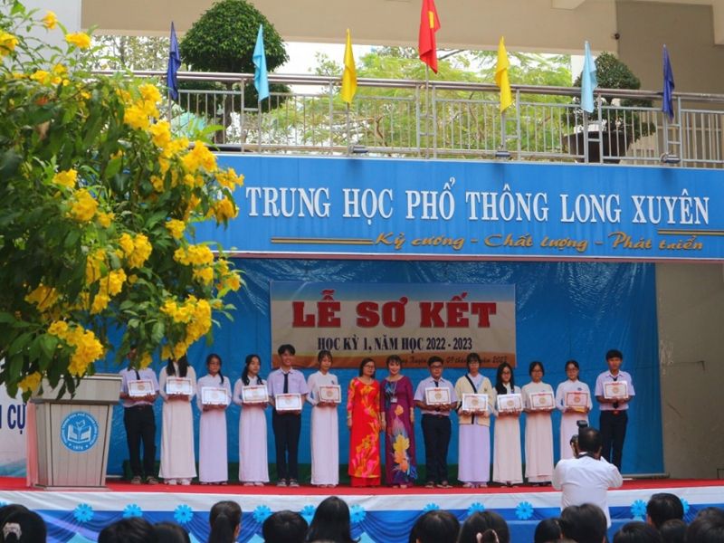 Trường THPT Long Xuyên