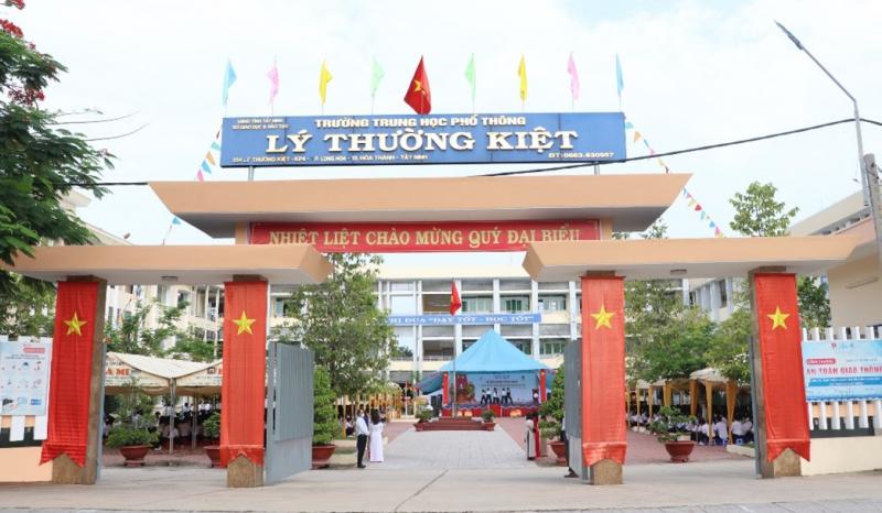 Trường THPT Lý Thường Kiệt