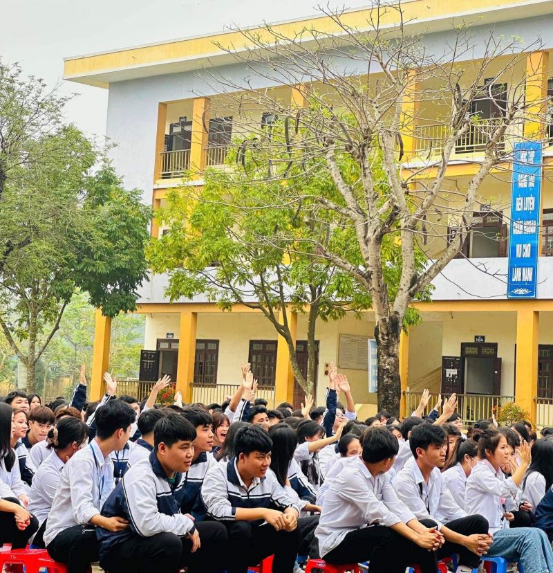 Trường THPT Minh Quang