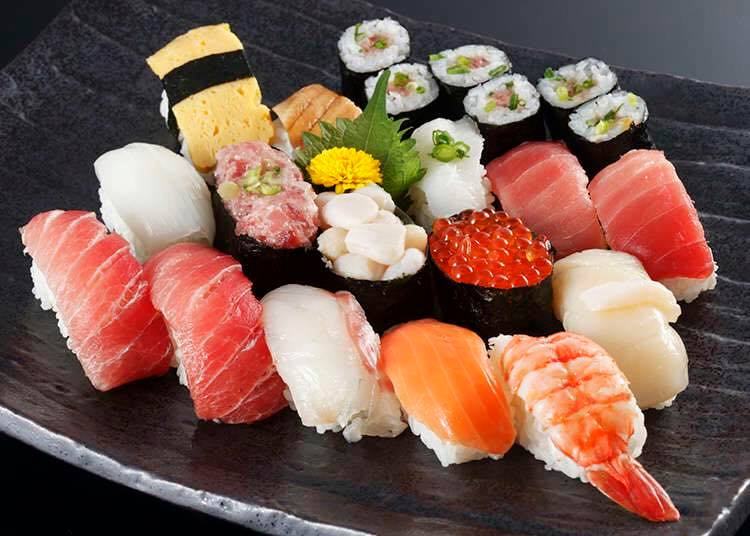 Wakemi Japanese Restaurant nổi tiếng với các món chuyên sushi đồ tươi sống với từng miếng hải sản tươi sống thơm giòn ăn kèm wasabi tạo nên đặc trưng của quán