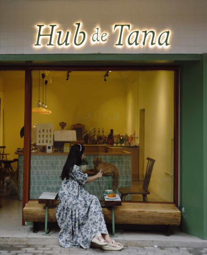 Hub de Tana Coffee mang phong cách hiện đại, thích hợp cho các bạn trẻ check-in