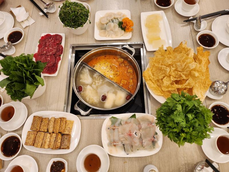Yeebo Seafood & Hot Pot Restaurant