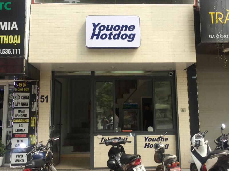 Đây là một địa chỉ đáng tin cậy cho những ai là tín đồ của Kpop nói riêng và Hàn Quốc nói chung, chính là cửa hàng YouOne Hotdog